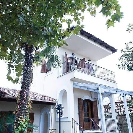 Villa Platamon Village House *